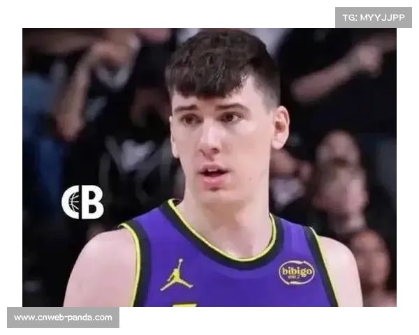 拉拉维亚篮下打进，鹈鹕替补席展现活力